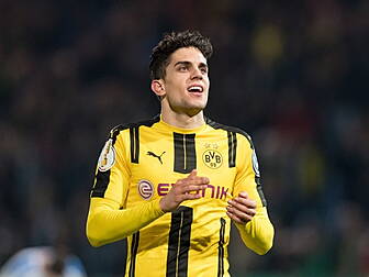 Marc Bartra: Dortmund team bus...